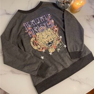 BRAND NEW boutique sweatshirt! so cute! 🤍